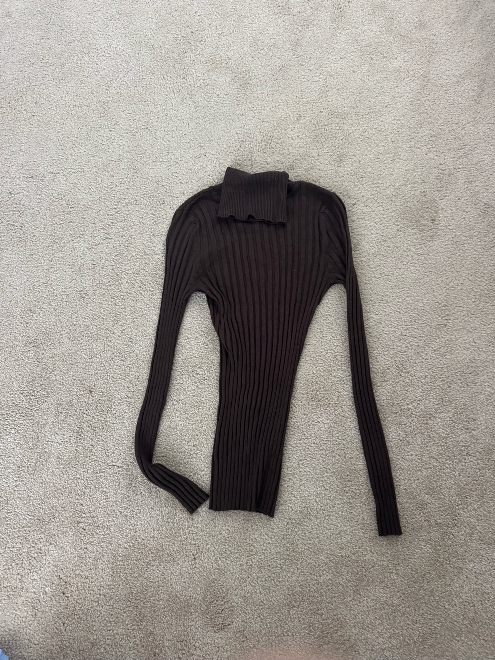 Women's Ribbed Long-Sleeve Turtleneck Top - Brown